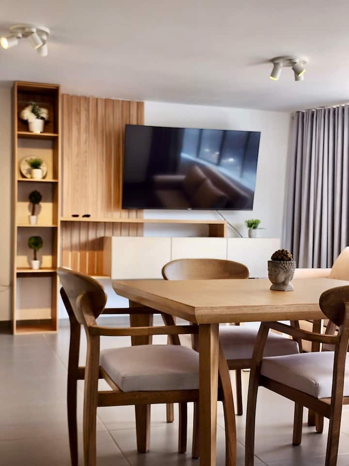 Modern and Cozy Apartment in the Downtown Area