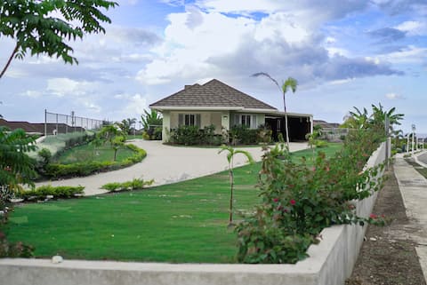 Modern, Family 3BR w/ Private Beach Access