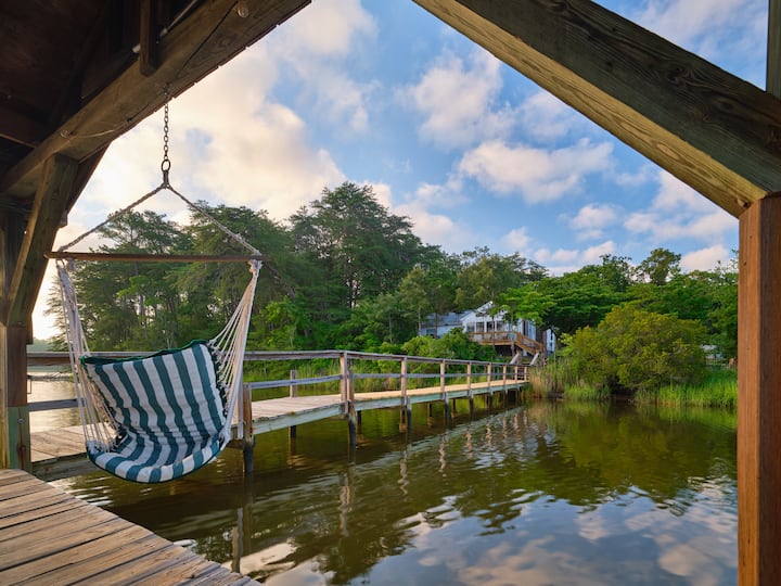 Pet Friendly,Fence, Waterfront 'Rivah Dog Cottage' - Houses for