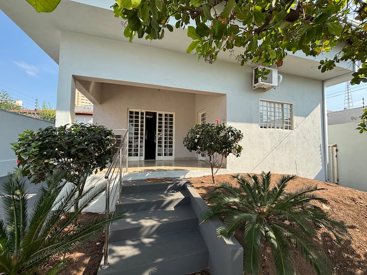 Casa P/ Grupos Próximo Shopping Pantanal - Cuiabá