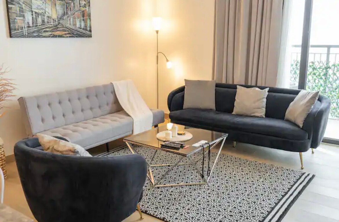 Popular Airbnb listing: 2 Bedrooms with Private Beach and Work Station in Jumeirah First