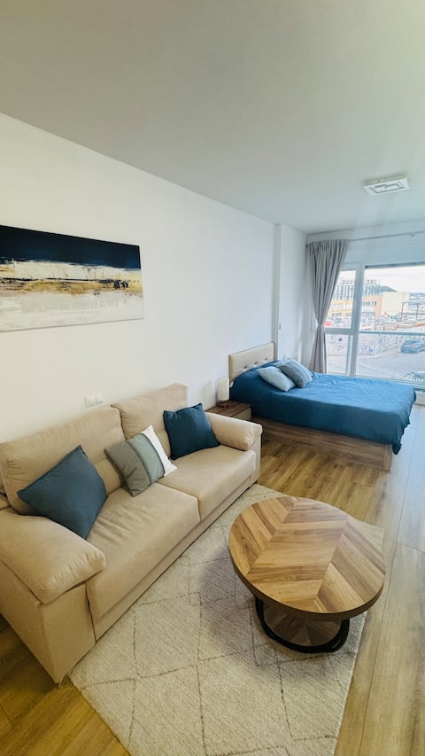 Top performing Airbnb: Luxurious studio in San Sebastián in San Sebastián De Los Reyes