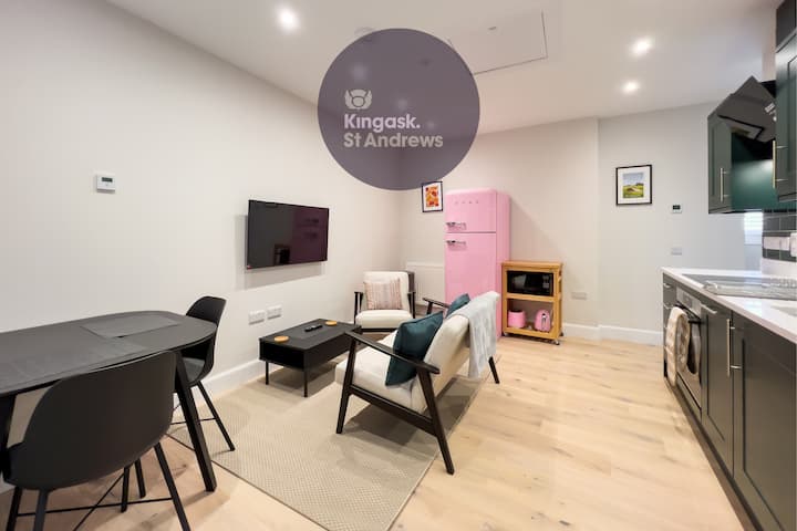 Historic, Boutique, Central Apartment | Sleeps 4 - St Andrews