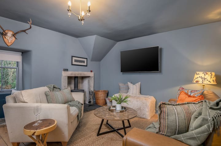 The Unique Cathedral Hideaway - Near Free Parking - Dunblane