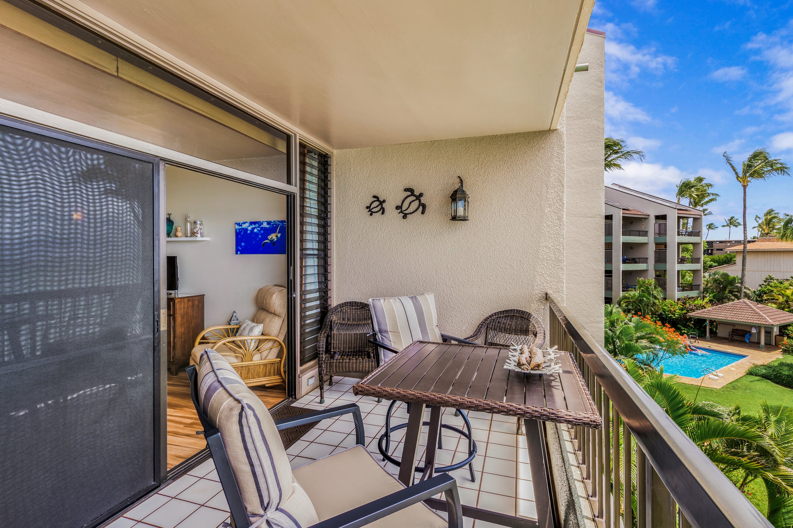 Condo in Lahaina · ★4.94 · 1 bedroom · 2 beds · 1 bath - Image 4