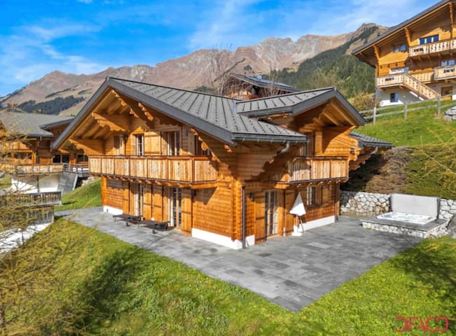 Chalet with Mountain View