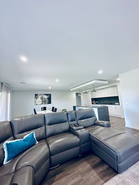 Popular Airbnb listing: •The Vines in City Of Greater Shepparton