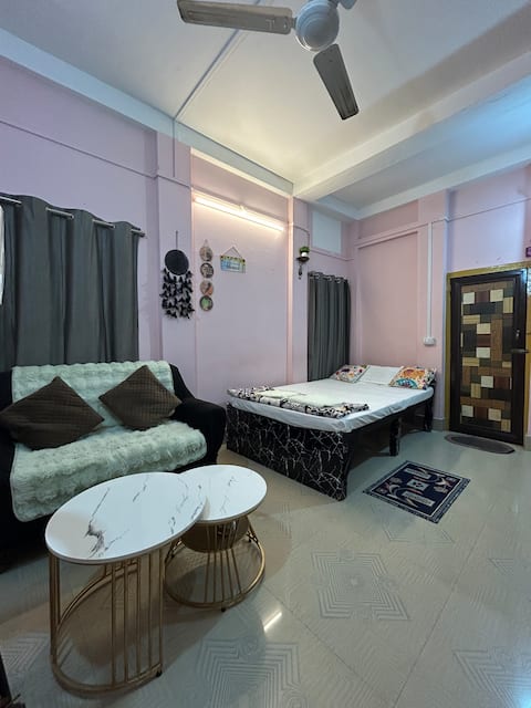 The Pals UNIT1 | WIFI |AC | ModernAesthetic Home