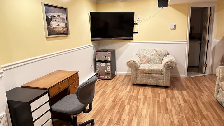 Nice 1 Bedroom Apartment Near Both Boston Or Salem - Burlington, MA