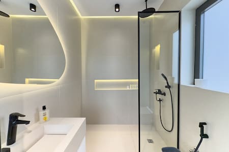 The Zen Home 2BR, Lakeview residence — 3