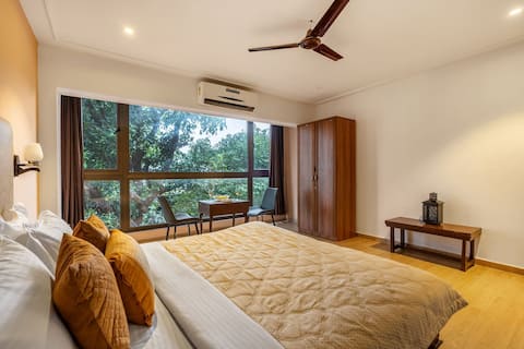 entire private 8 bedroom villa