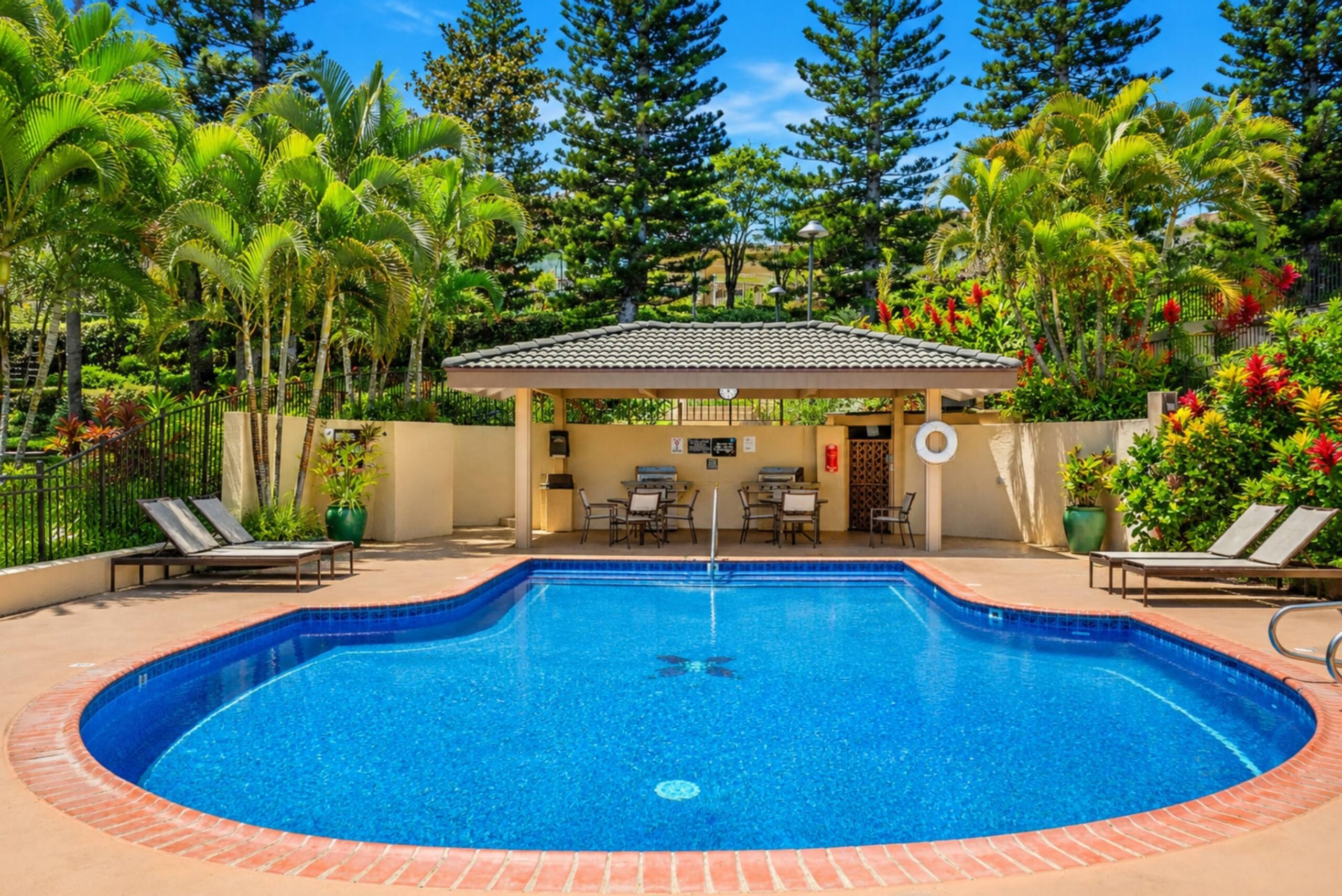 Condo in Lahaina · ★4.33 · 1 bedroom · 2 beds · 2 baths - Image 8