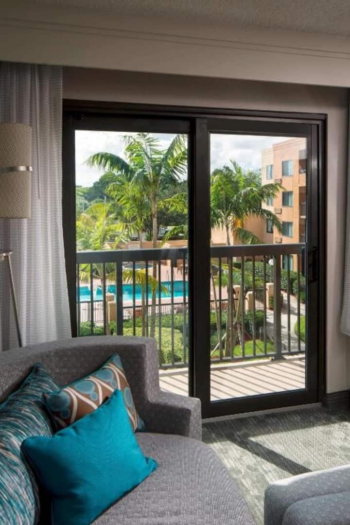 Relaxing Room W/ Heated Pool Near Town Center - Boca Raton, FL