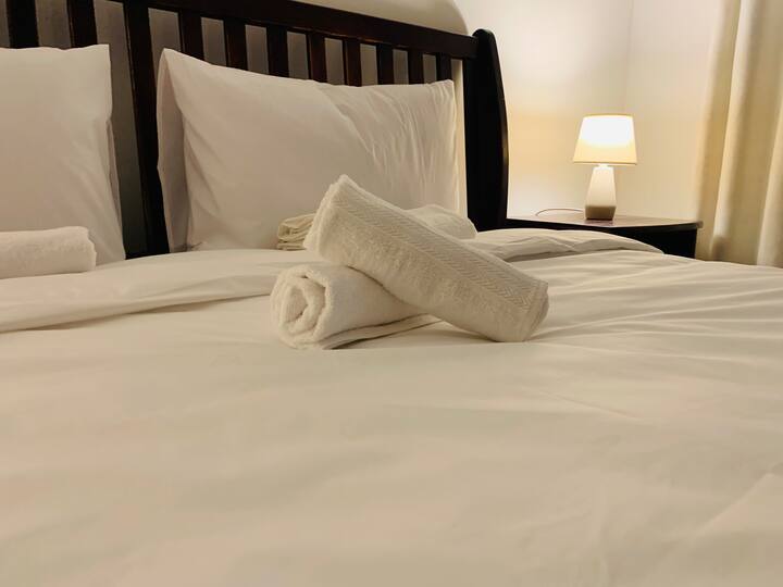 ברוכים הבאים ל-My Huis Is Ikhaya Lakho — מקום שבו נוחות פוגשת תרבות, והבית שלי באמת הופך לבית שלכם. 