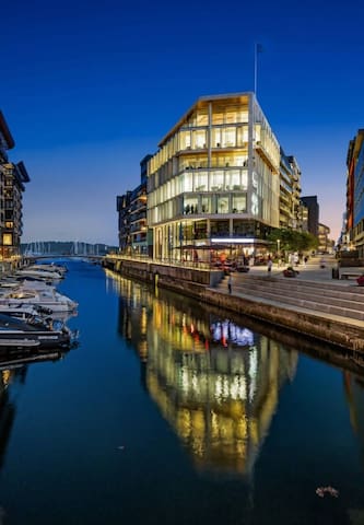 Tjuvholmen: 2 bedroom w/ balcony gallery image 3