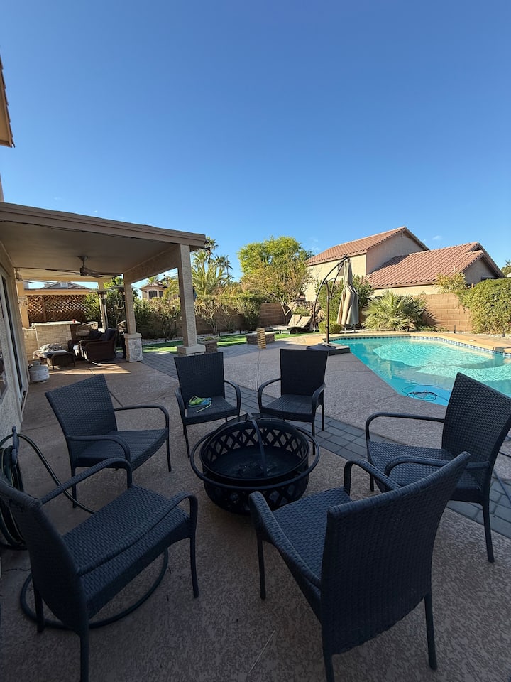 Desert Oasis  Hot Tub, Outdoor Kitchen - Gilbert, AZ