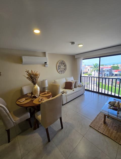 Amaranto-7| 2.8 km SJO•AC•top rated

En español