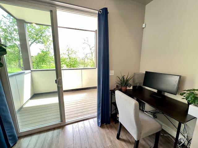 Pvt RoofTop HotTub w/Park-Facing City Views gallery image 5