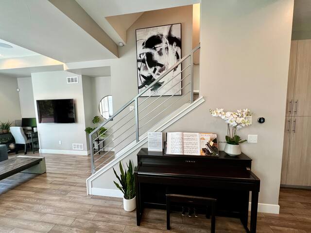 Pvt RoofTop HotTub w/Park-Facing City Views gallery image 2