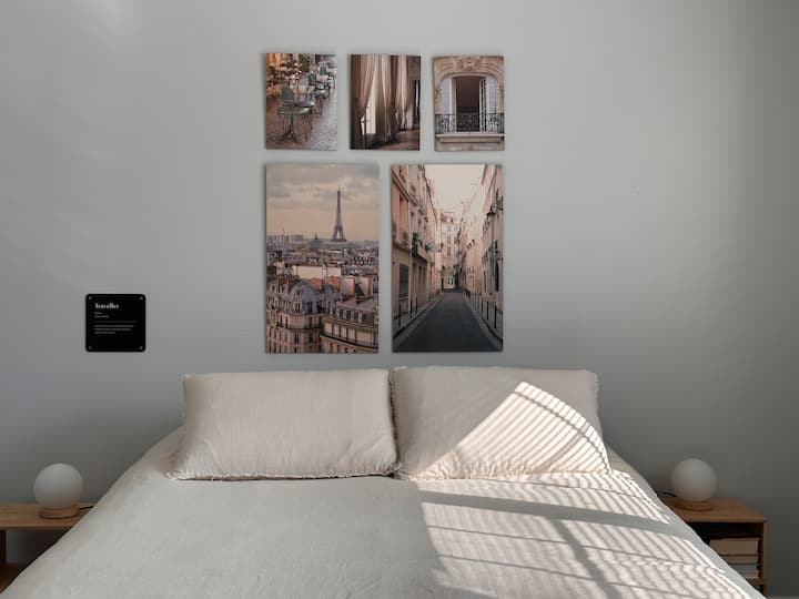 Comfortable and spacious bedroom with a queen bed and a walk in closet.