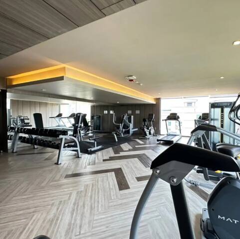 5 Star Luxury Sky Pool 2BR condo near BTS Thong Lo gallery image 5