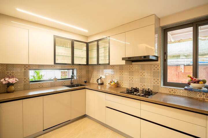 Full kitchen image 1