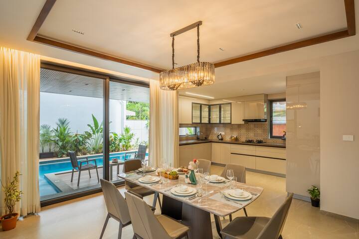 Dining area image 1