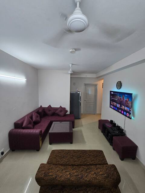 2BHK-65" TV, 10" Mattress, AC-Pet/Family friendly
