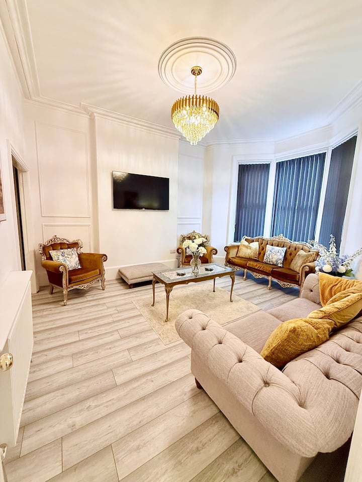 Vance Holiday Home - Blackpool