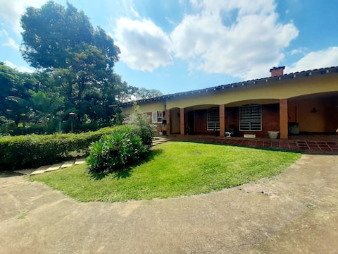 Casa do Ipê-Tranquility and comfort in Rio Claro