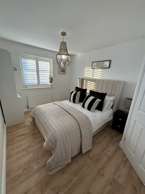 Luxury Three Bedroom House in Stevenage