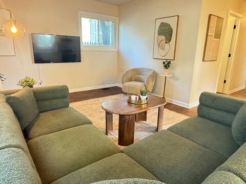 Charming Home-Near Hospitals,Theatres,Universities