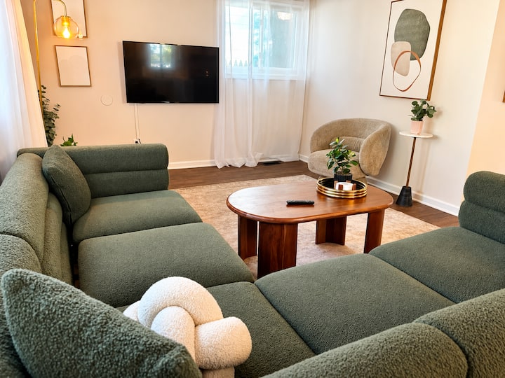 Charming Home-Near Hospitals,Theatres,Universities