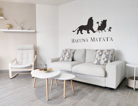 Popular Airbnb listing: CasaSimba - Apartment 8 minutes from Disneyland ! in Bussy Saint Georges