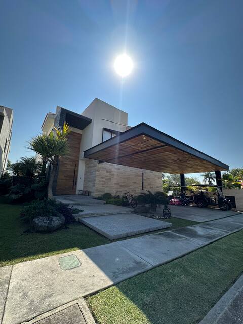 Unparalleled House in Campo Golf