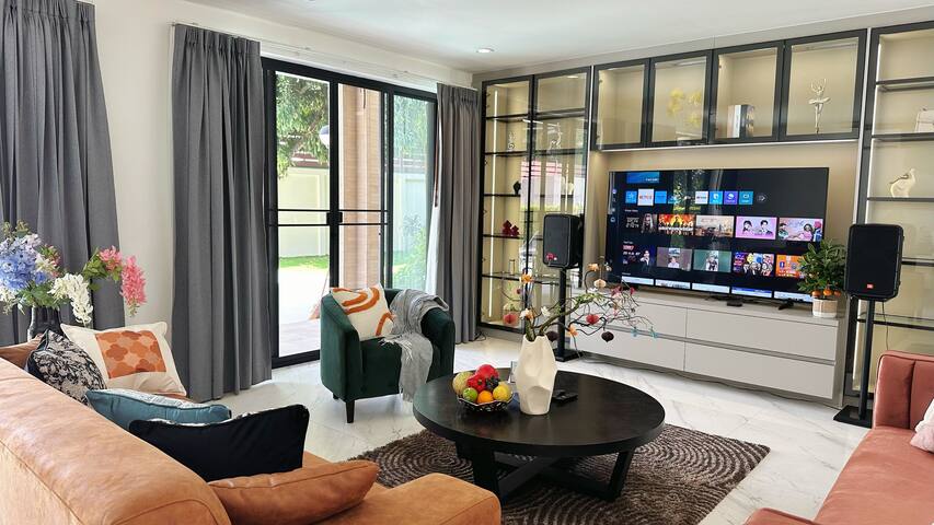 富人区素坤逸71巷花园泳池别墅，前后双花园私密性极强 订满三天以上送接机 gallery image 2