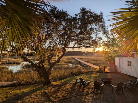 Dockside Dreamhouse: A Nature Lover's Paradise!
