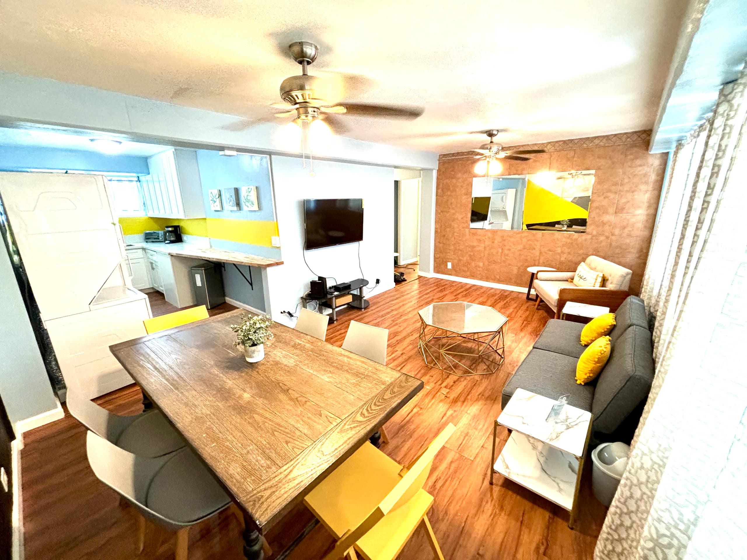 Budget-Friendly 2-bedroom heart of Waikiki/kitchen - Image 1
