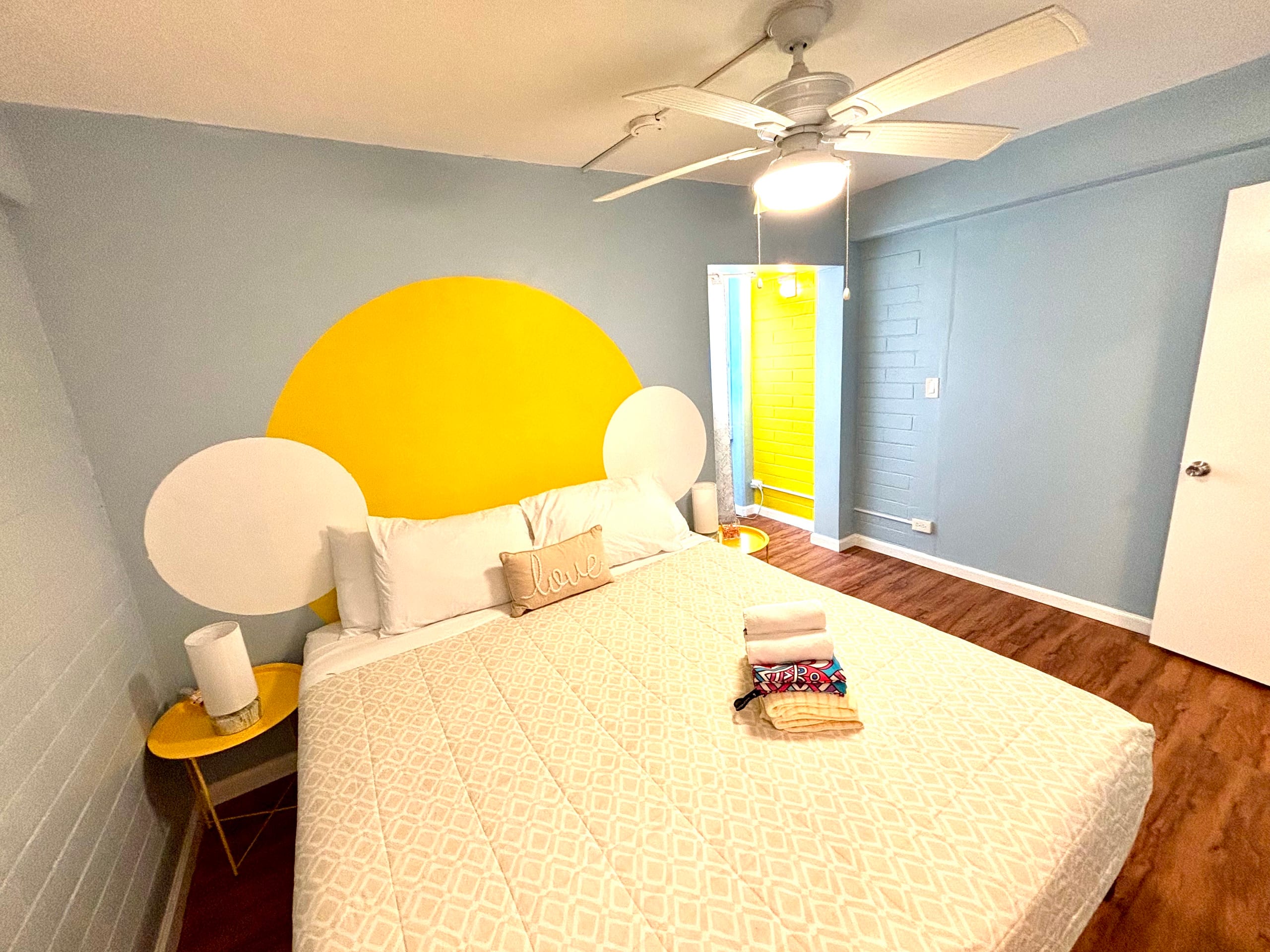 Budget-Friendly 2-bedroom heart of Waikiki/kitchen - Image 19