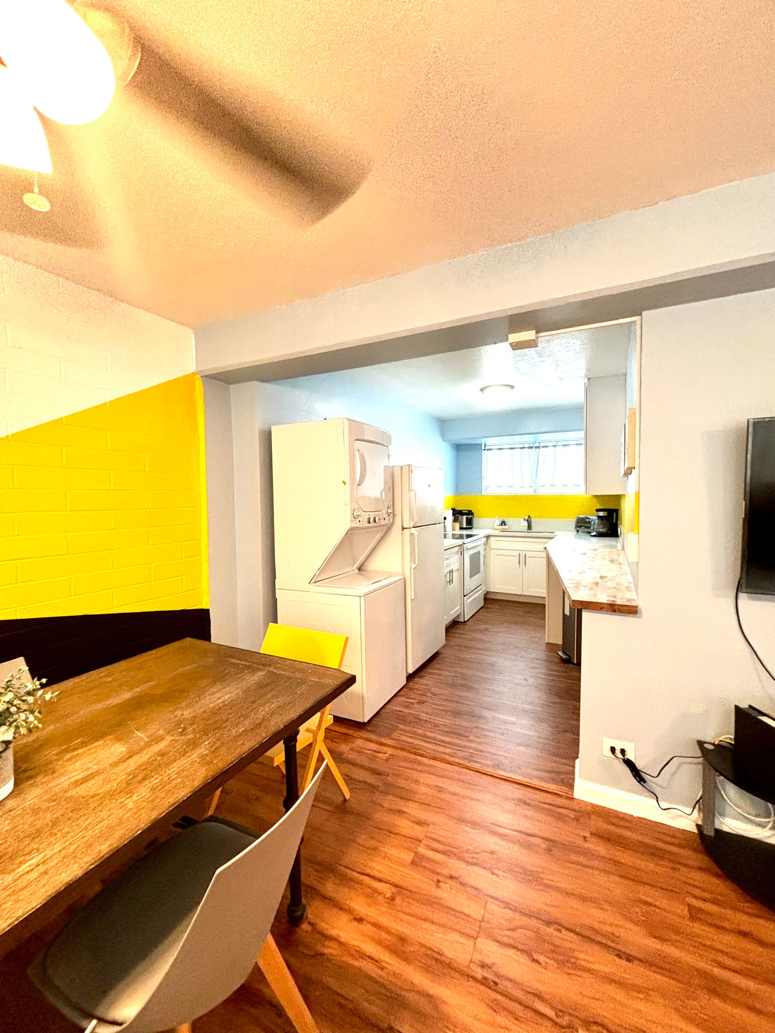 Budget-Friendly 2-bedroom heart of Waikiki/kitchen - Image 10