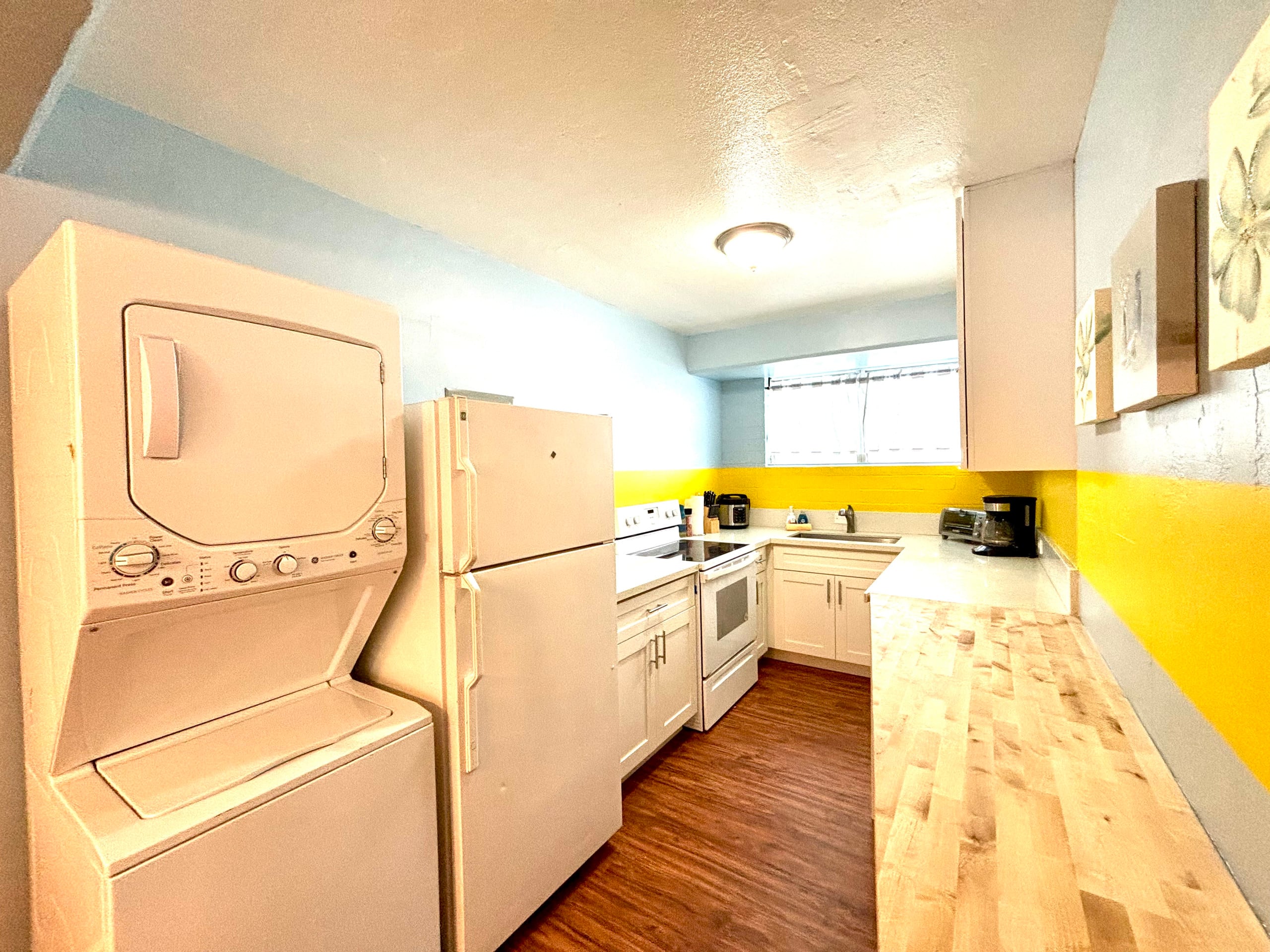 Budget-Friendly 2-bedroom heart of Waikiki/kitchen - Image 24