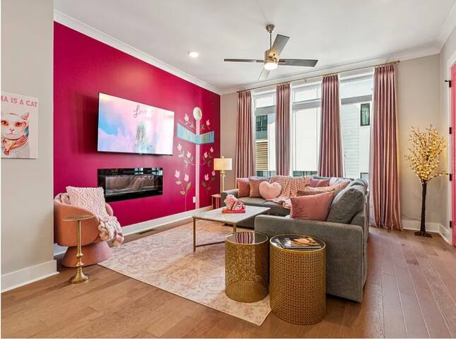 The Swifty Suite: Rooftop Deck gallery image 3