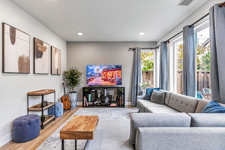 New Spacious, Cozy 4BD/2.5BA + Gr8 Amenities