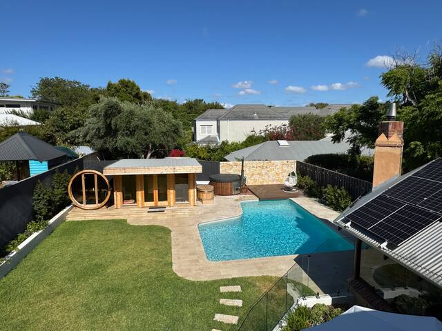 Cottesloe Beachside Oasis -Pool, Sauna, Spa + More gallery image 3