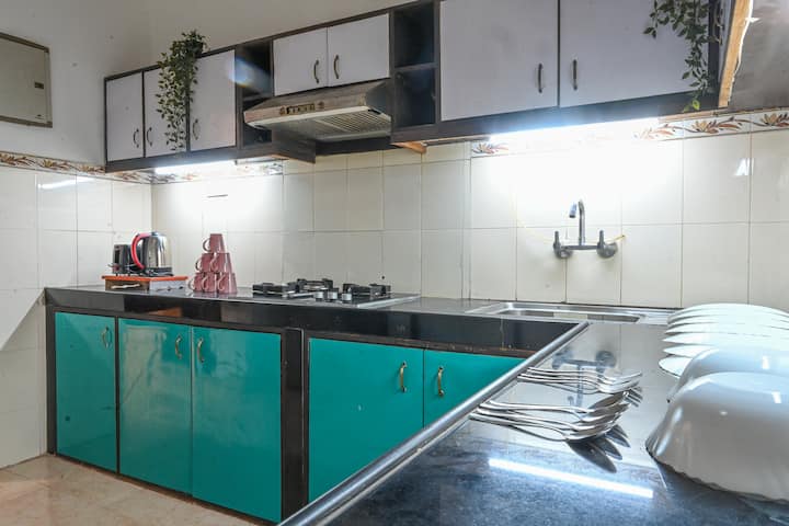 Kitchenette image 5
