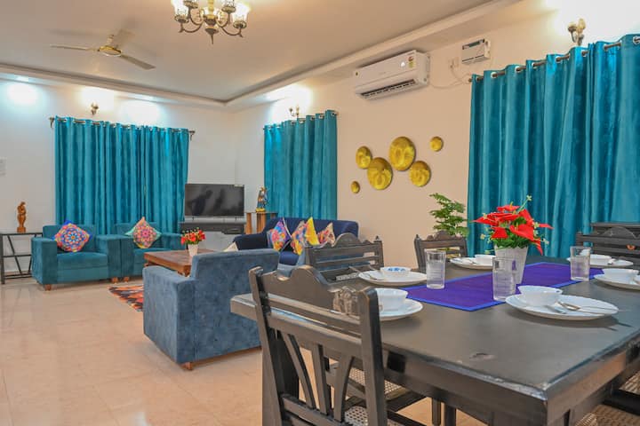 Dining area image 1