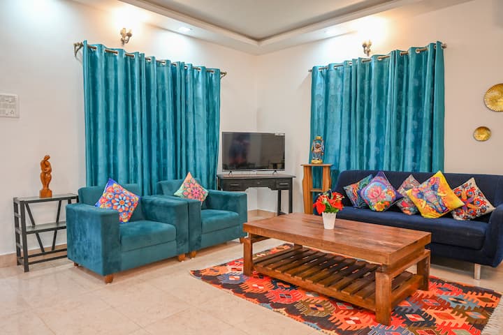 Living room image 2