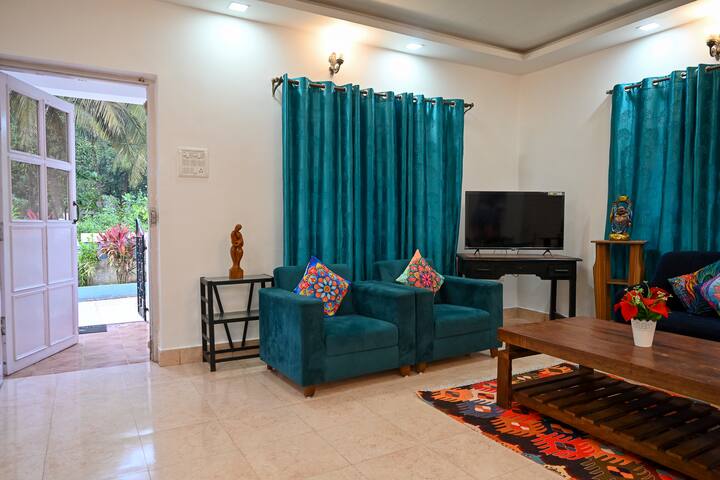 Living room image 3