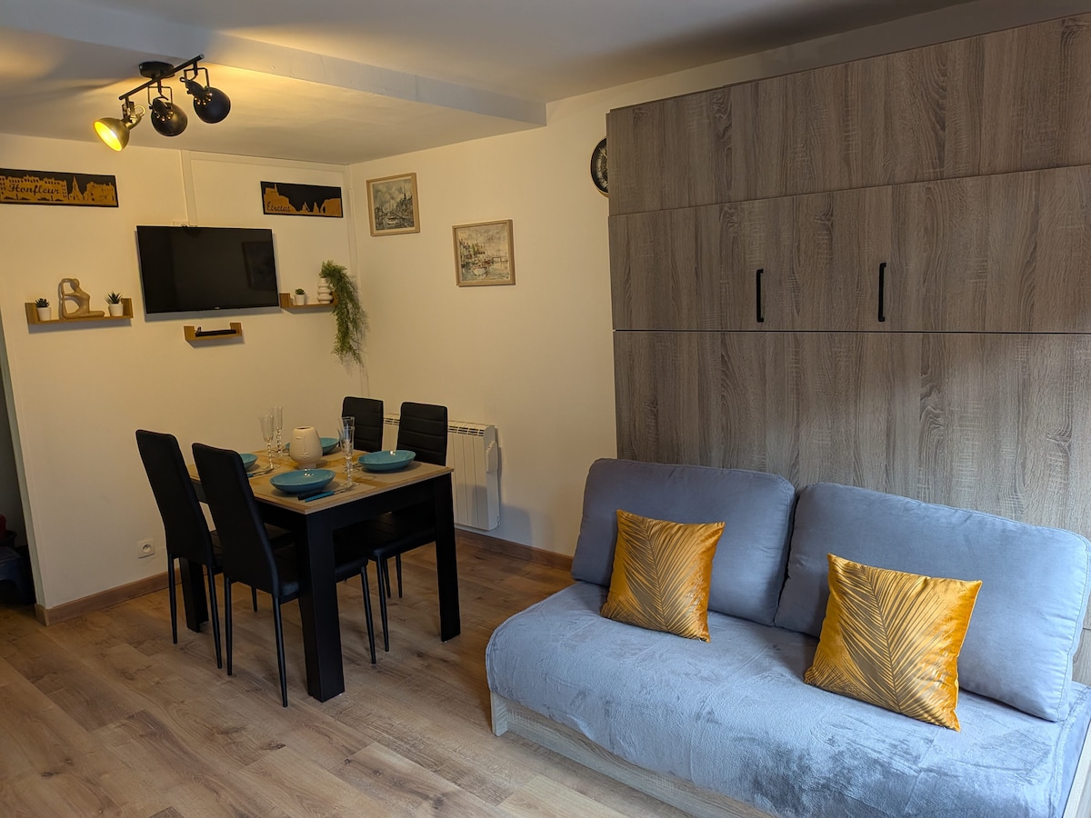 Successful Airbnb property: The Admiralty in Honfleur