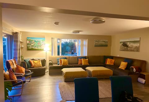 Swansea/Mumbles/Caswell Bay Holiday Home & Hot Tub